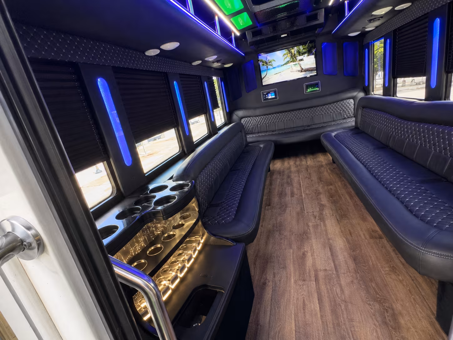 corporate and group shuttle buses for manteca businesses and events