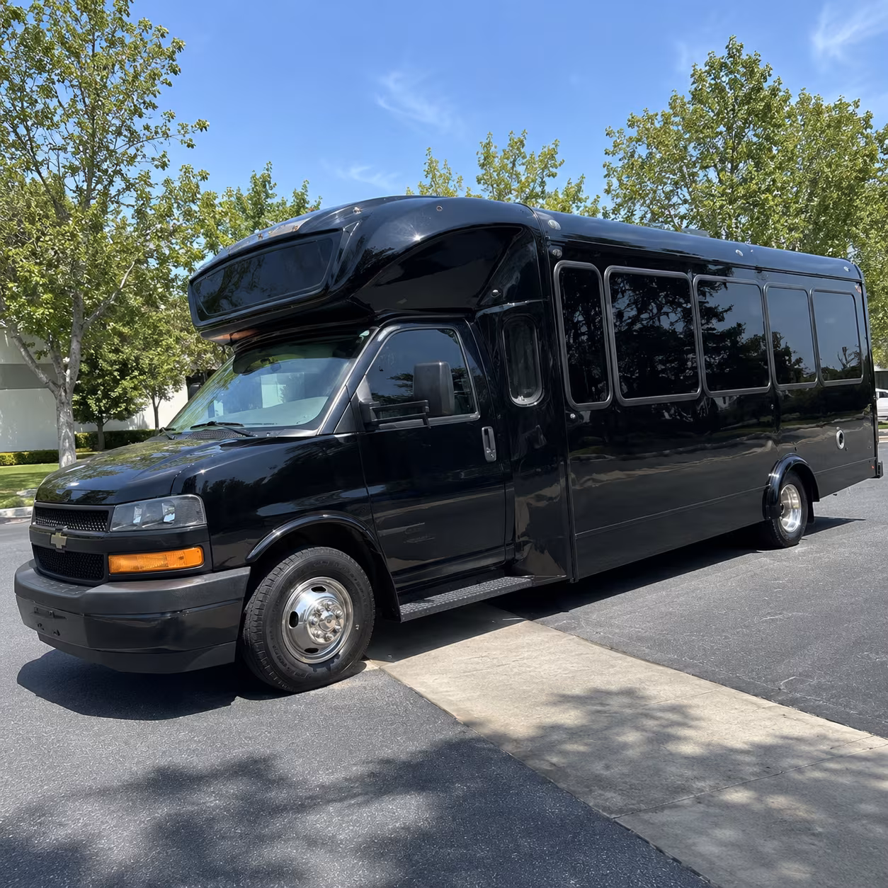 manteca 15 passenger party bus