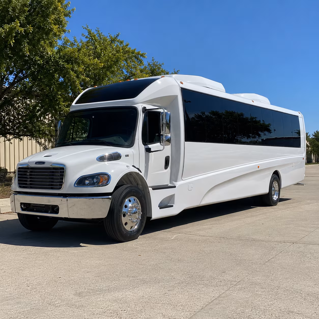 manteca 20 passenger minibus