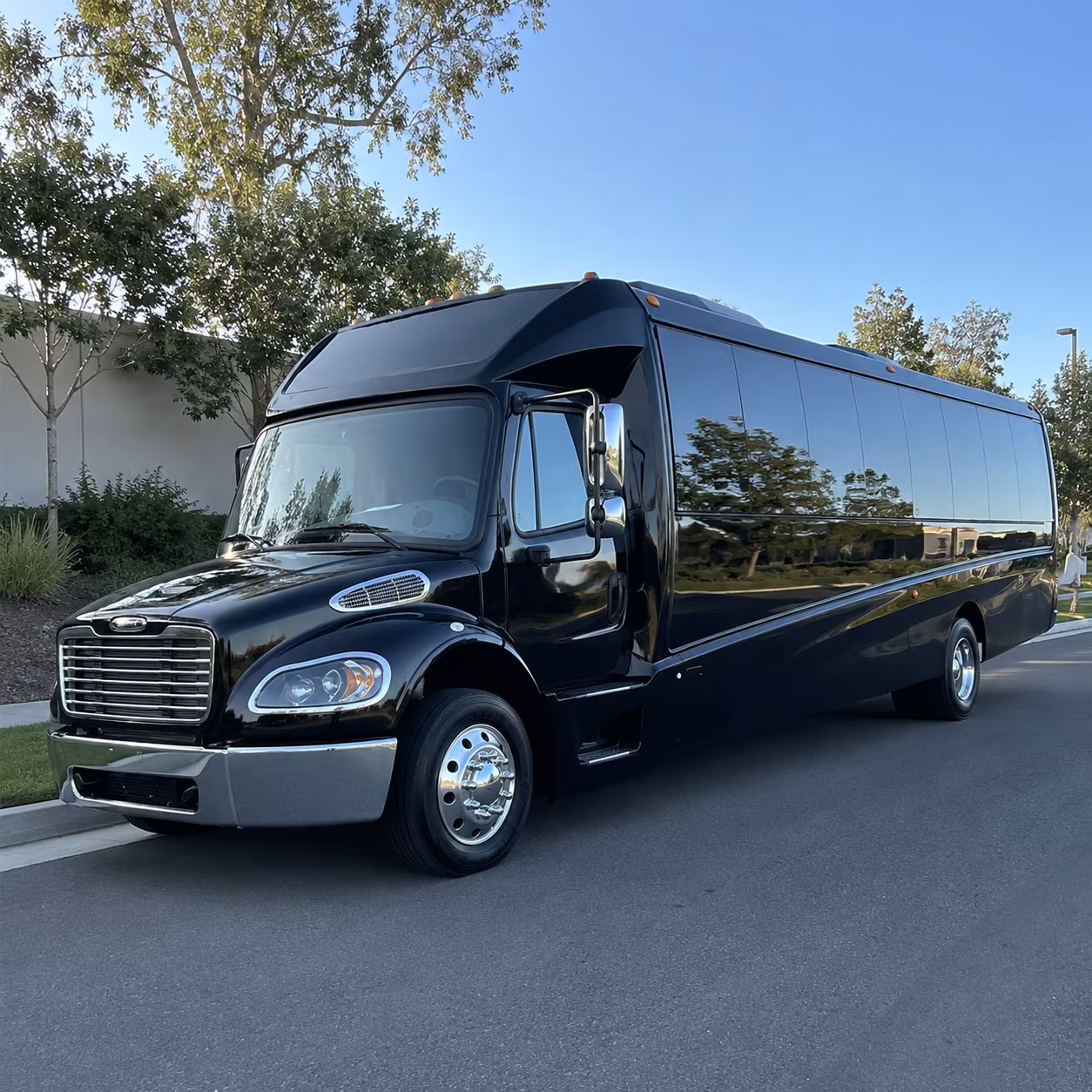 manteca 30 passenger minibus