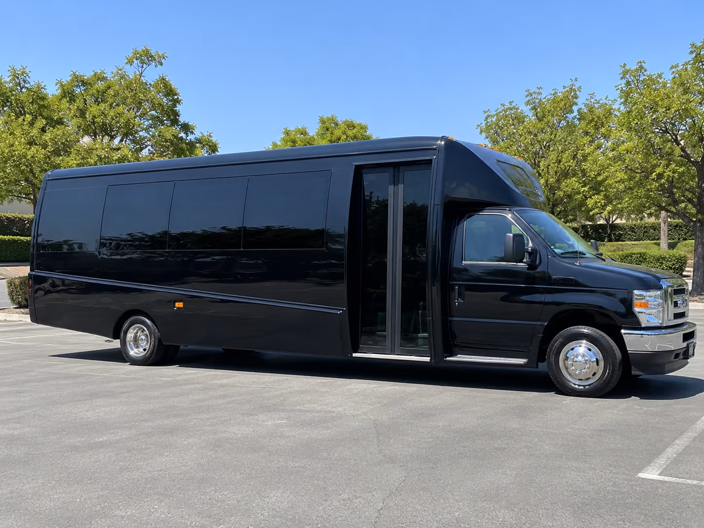 minibuses for manteca prom groups big and small